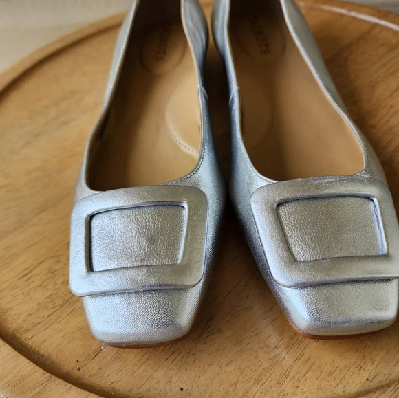 Talbots Sutton buckle silver metallic flats size 8 - Picture 5 of 13